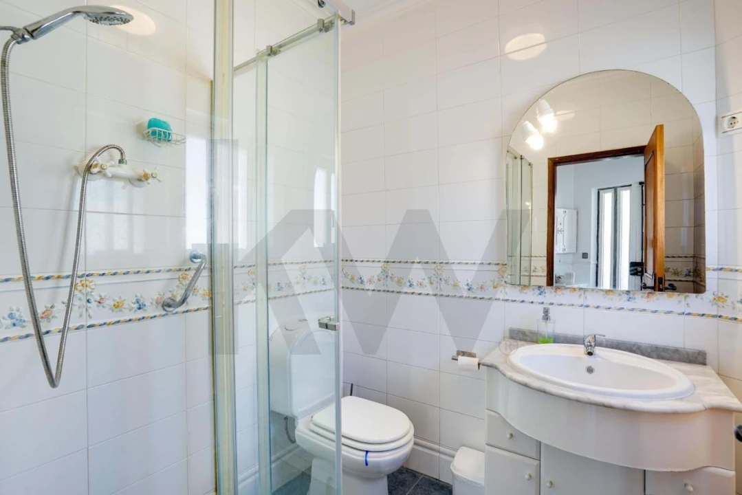 Moradia T5 para Venda em Corroios Foto 5