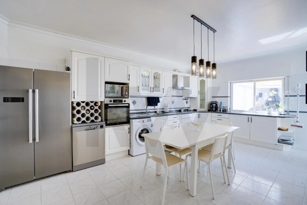 Moradia T5 para Venda em Corroios Foto 14