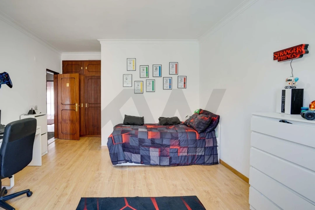 Moradia T5 para Venda em Corroios Foto 21