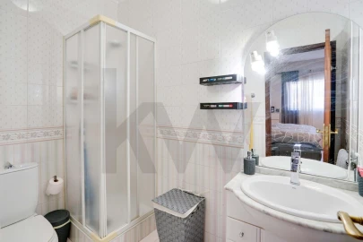 Moradia T5 para Venda em Corroios