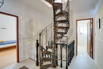 Moradia T5 para Venda em Corroios