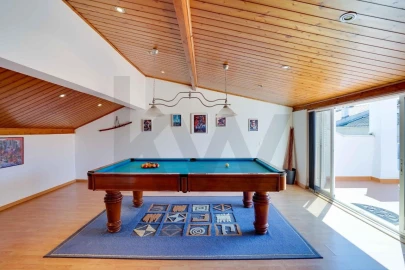 Moradia T5 para Venda em Corroios