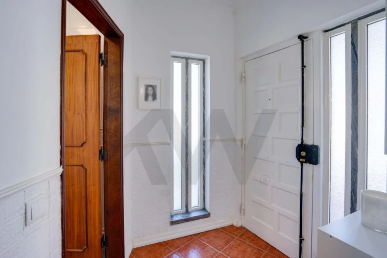 Moradia T5 para Venda em Corroios Foto 3