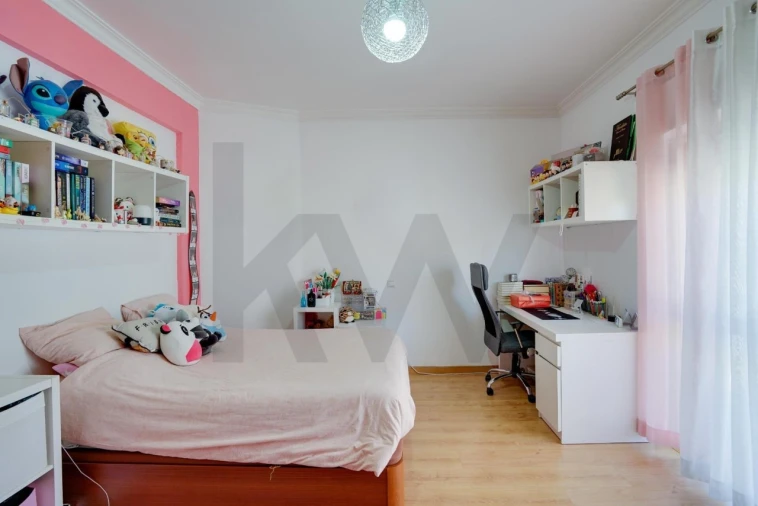 Moradia T5 para Venda em Corroios Foto 17