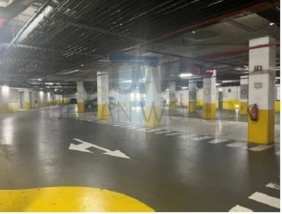 Prédio para Arrendamento em Algés, Linda-A-Velha e Cruz Quebrada-Dafundo Foto 9