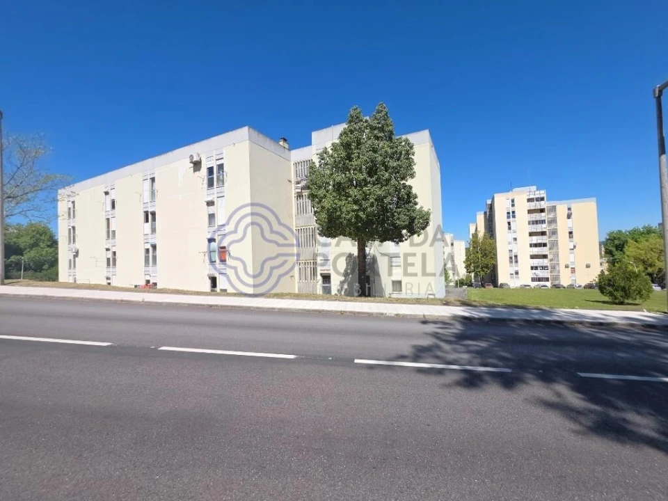 Apartamento T2 para Venda em Abrantes (São Vicente e São João) e Alferrarede Foto 1