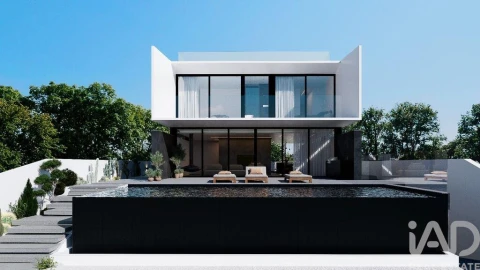 Moradia T6 para Venda em Montenegro