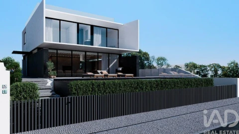 Moradia T6 para Venda em Montenegro