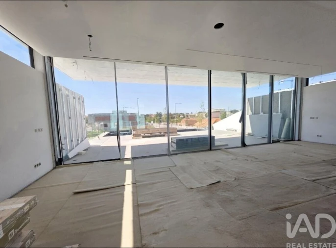 Moradia T6 para Venda em Montenegro Foto 16