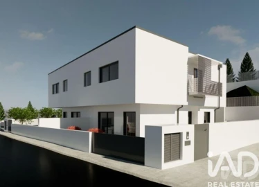 Moradia T3 para Venda em Darque