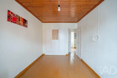 Moradia T4 para Venda em Praia da Vitoria (Santa Cruz)