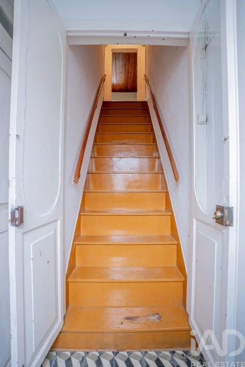 Moradia T4 para Venda em Praia da Vitoria (Santa Cruz)