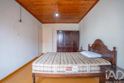 Moradia T4 para Venda em Praia da Vitoria (Santa Cruz)