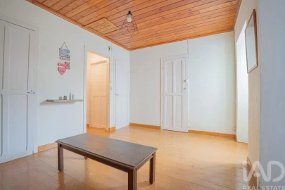 Moradia T4 para Venda em Praia da Vitoria (Santa Cruz)