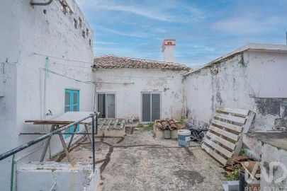 Moradia T4 para Venda em Praia da Vitoria (Santa Cruz)