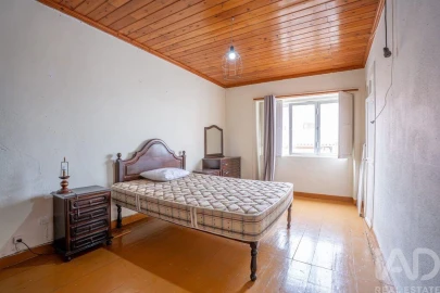 Moradia T4 para Venda em Praia da Vitoria (Santa Cruz)