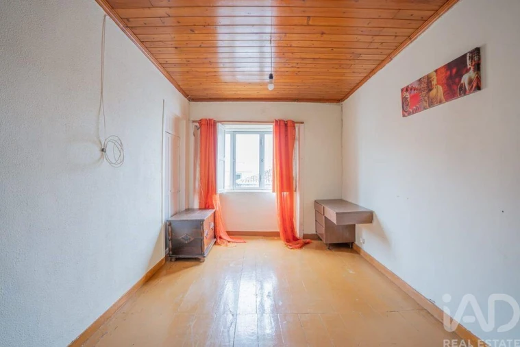 Moradia T4 para Venda em Praia da Vitoria (Santa Cruz) Foto 7