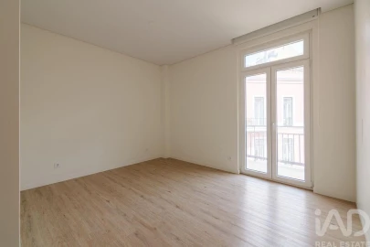 Apartamento T2 para Venda em Campolide