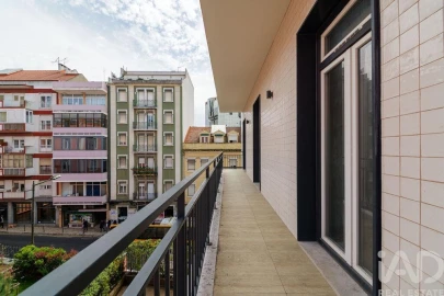 Apartamento T2 para Venda em Campolide