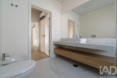 Apartamento T2 para Venda em Campolide