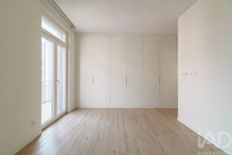 Apartamento T2 para Venda em Campolide Foto 13