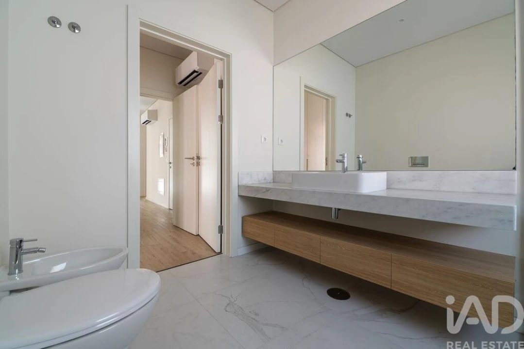 Apartamento T2 para Venda em Campolide Foto 15