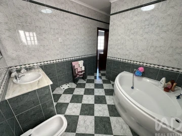 Moradia T3 para Venda em Velas (São Jorge)