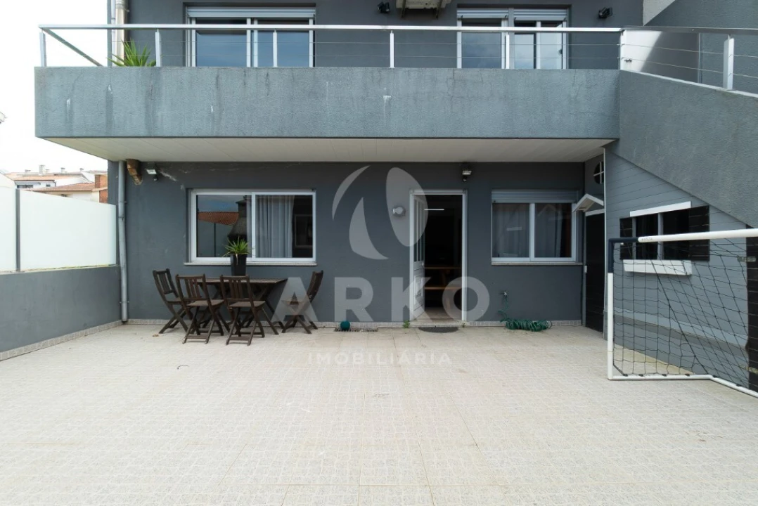 Moradia T4 para Venda em Fânzeres e São Pedro da Cova Foto 31