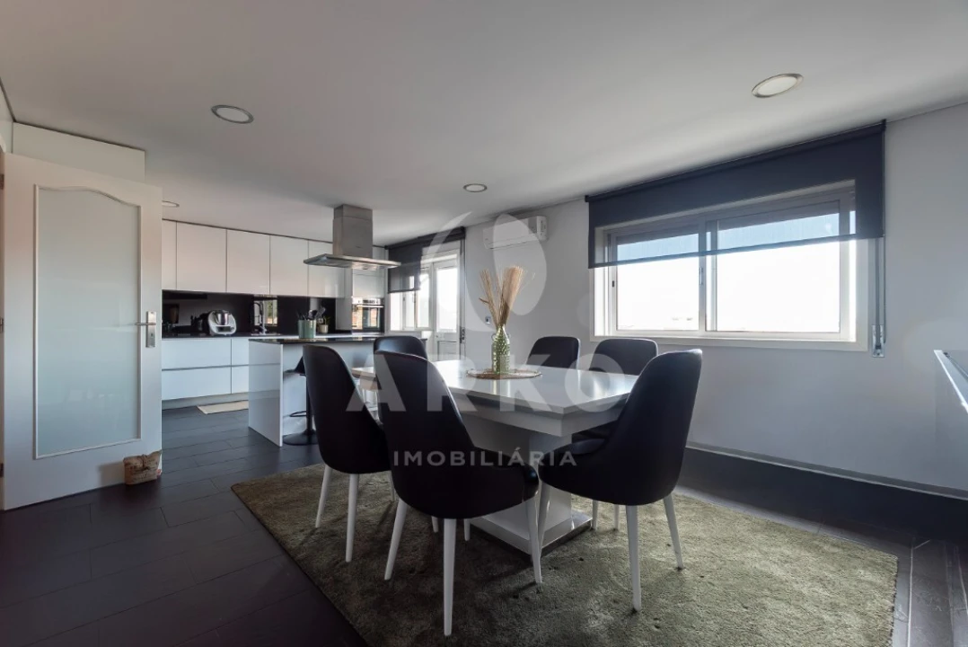 Moradia T4 para Venda em Fânzeres e São Pedro da Cova Foto 8