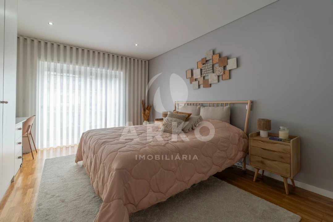 Moradia T4 para Venda em Fânzeres e São Pedro da Cova Foto 11