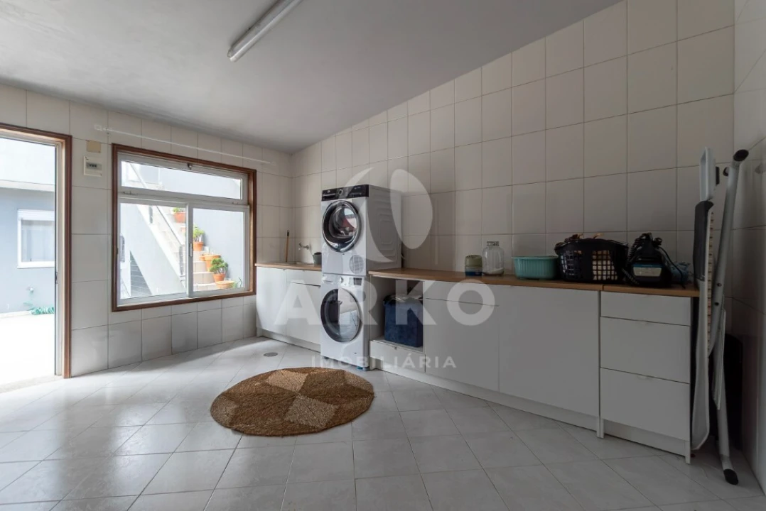 Moradia T4 para Venda em Fânzeres e São Pedro da Cova Foto 33