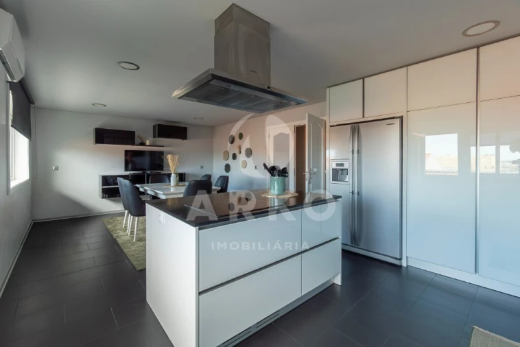 Moradia T4 para Venda em Fânzeres e São Pedro da Cova Foto 6