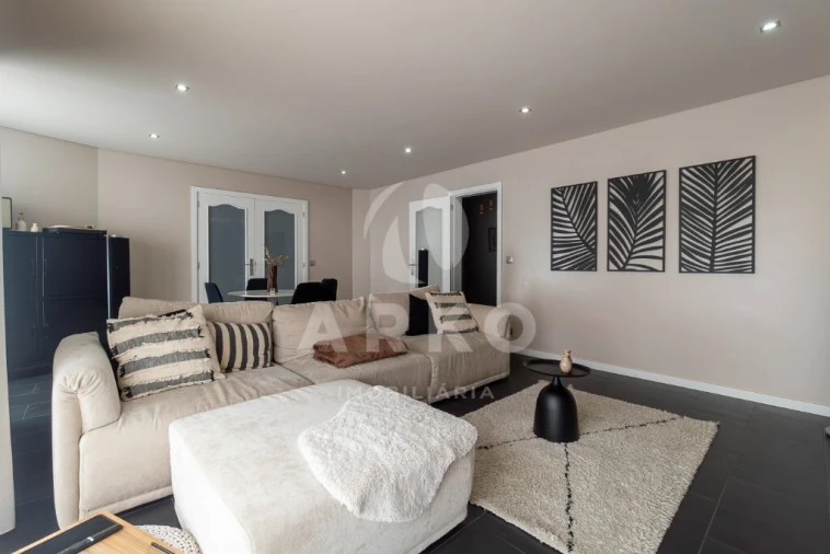 Moradia T4 para Venda em Fânzeres e São Pedro da Cova Foto 4