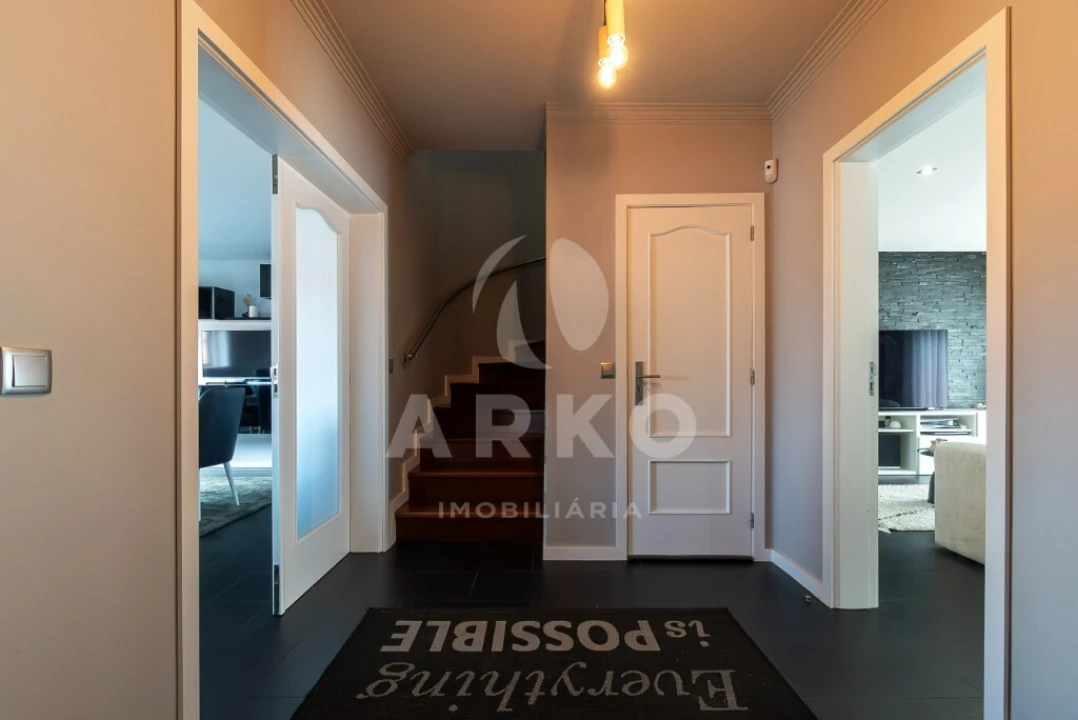 Moradia T4 para Venda em Fânzeres e São Pedro da Cova Foto 5