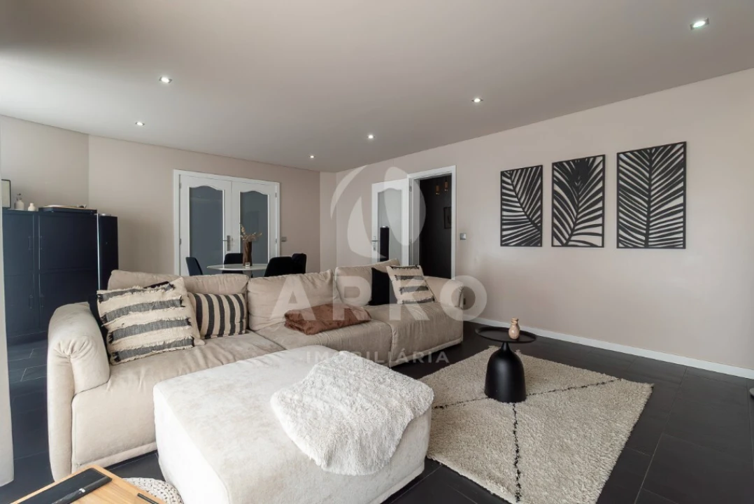 Moradia T4 para Venda em Fânzeres e São Pedro da Cova Foto 4