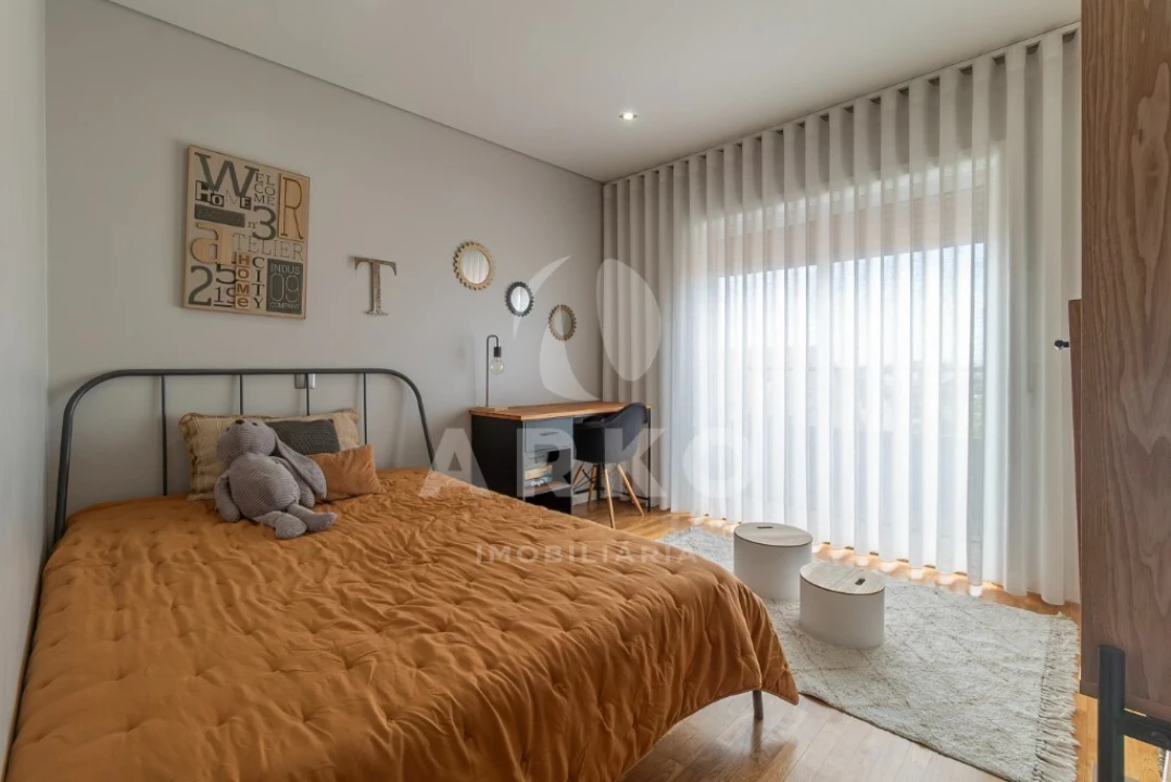 Moradia T4 para Venda em Fânzeres e São Pedro da Cova Foto 20