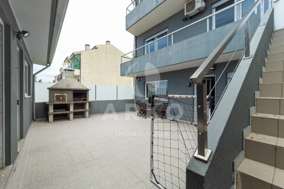 Moradia T4 para Venda em Fânzeres e São Pedro da Cova Foto 30