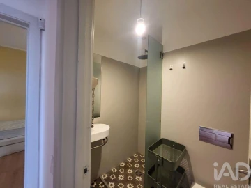 Apartamento T2 para Arrendamento em Santa Maria Maior