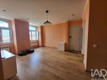 Apartamento T2 para Arrendamento em Santa Maria Maior