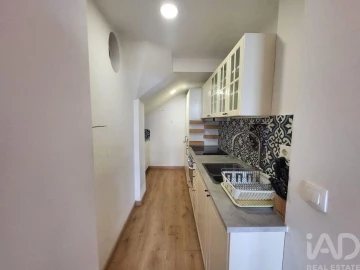 Apartamento T2 para Arrendamento em Santa Maria Maior