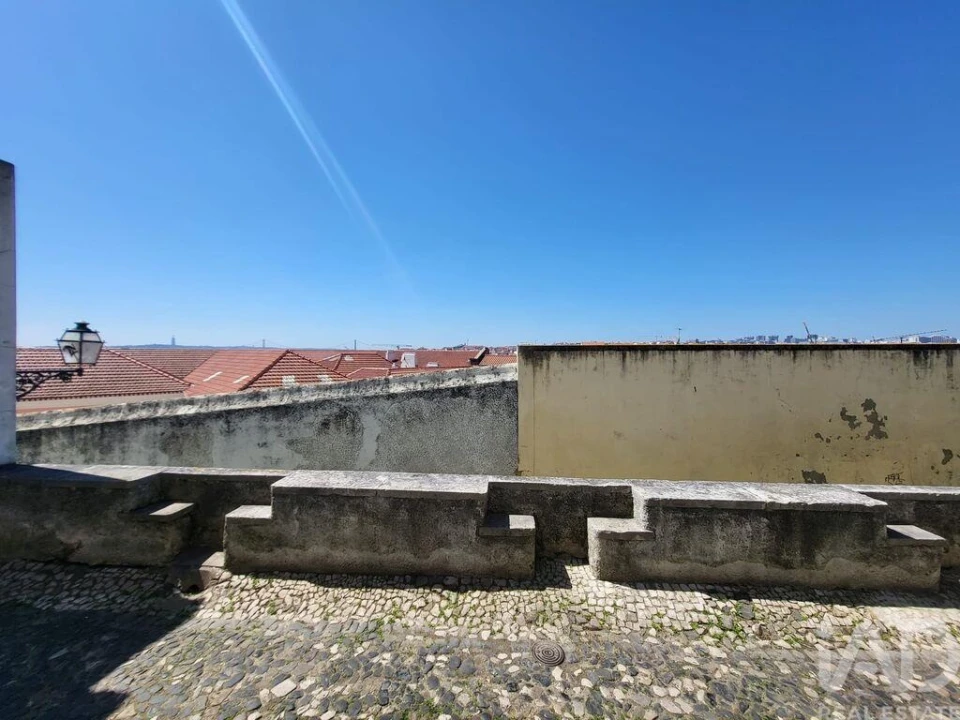 Apartamento T2 para Arrendamento em Santa Maria Maior Foto 28