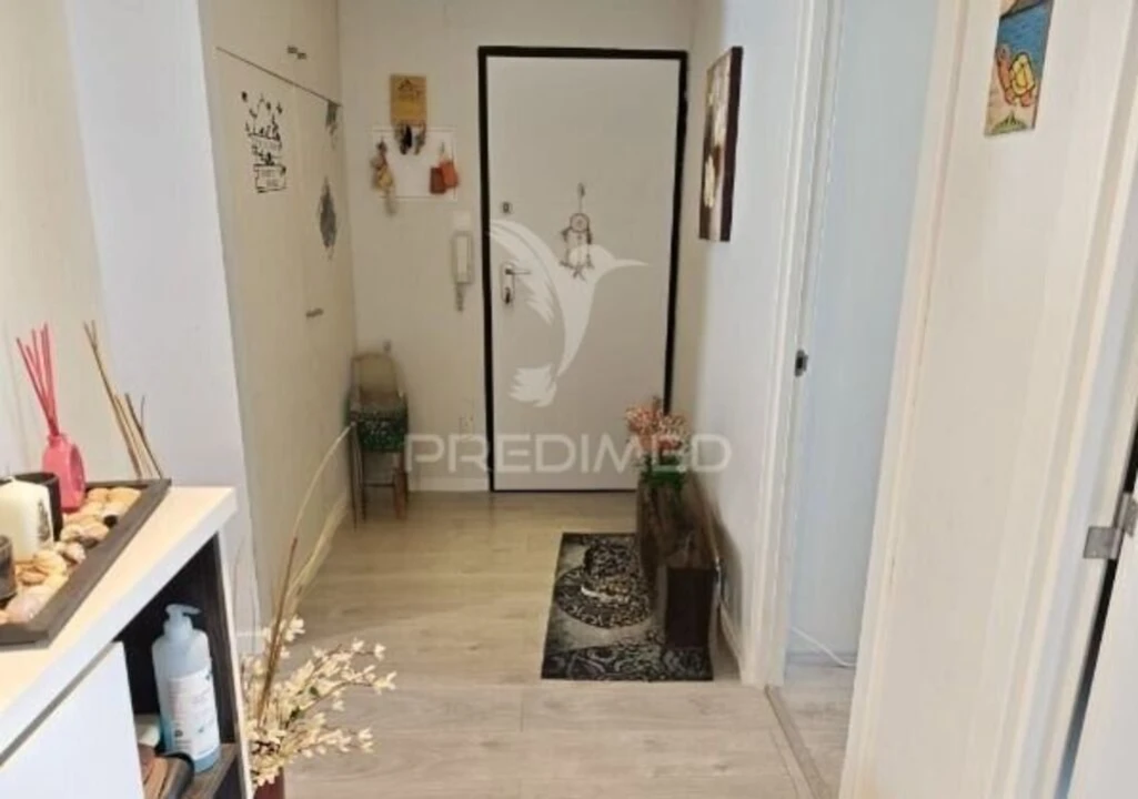Apartamento T2 para Venda em Laranjeiro e Feijó Foto 1
