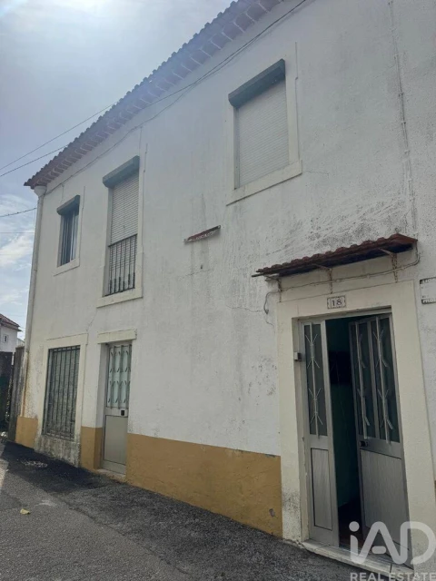 Moradia para Venda em Malhou, Louriceira e Espinheiro