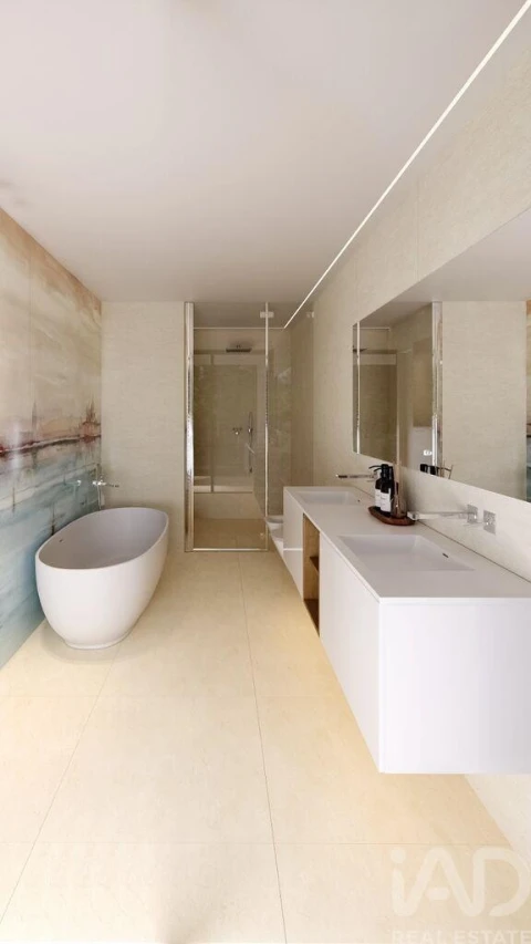 Moradia T5 para Venda em Montenegro