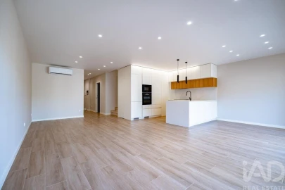 Moradia T3 para Venda em Arrabal