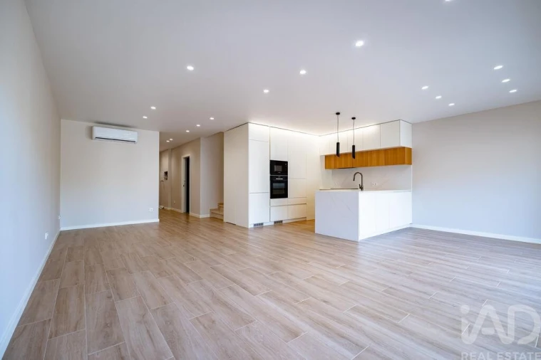 Moradia T3 para Venda em Arrabal Foto 9