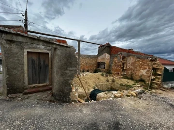 Moradia T1 para Venda em Carregueiros