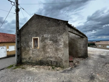 Moradia T1 para Venda em Carregueiros