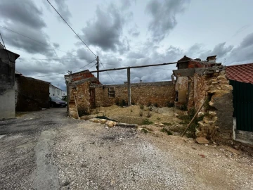 Moradia T1 para Venda em Carregueiros