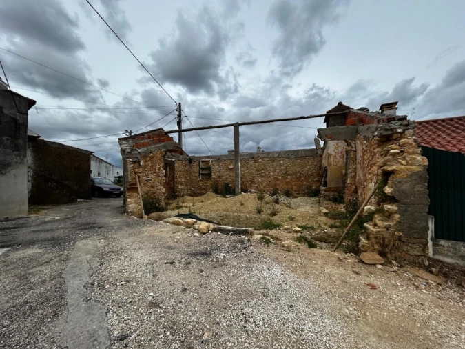 Moradia T1 para Venda em Carregueiros Foto 2